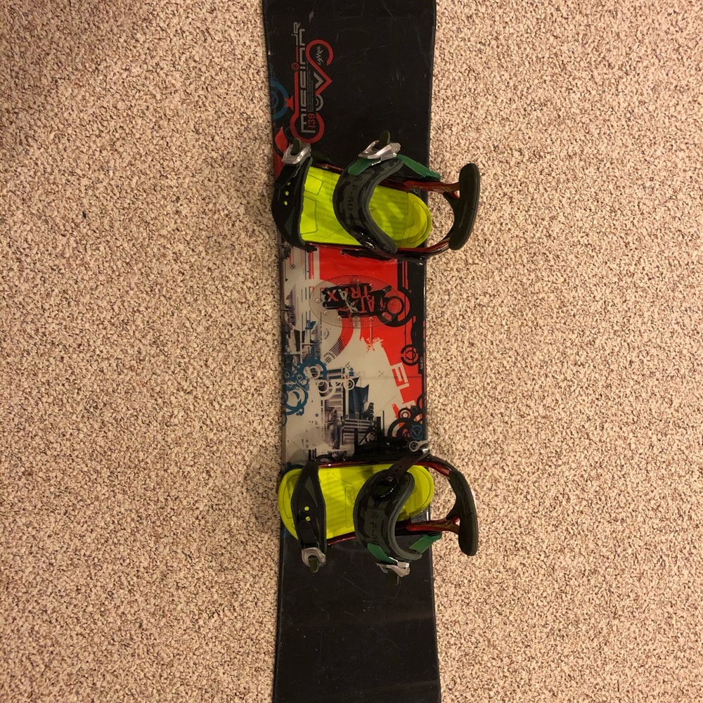 Lamar Mission Snowboard w/ Ride Bindings